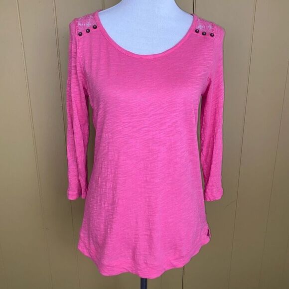 Express women M scoopneck 3/4 sleeve top w/lace back & side slits - Picture 1 of 9